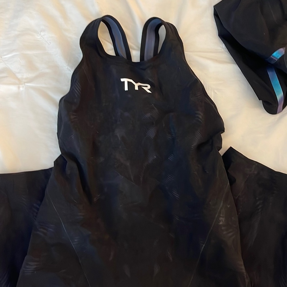 TYR Venzo kneeskin